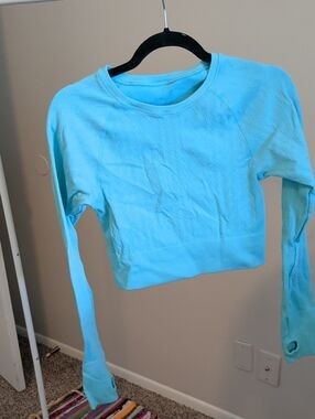Light Blue Women's Long Sleeve Crop Top